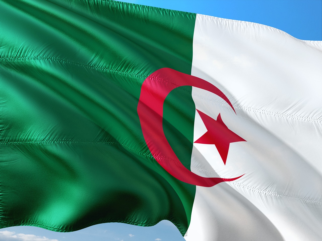 Конвенция о взаимной правовой помощи между Россией и Алжиром (от 10 октября 2017 года) регулирует многие правовые вопросы во взаимоотношениях двух стран.